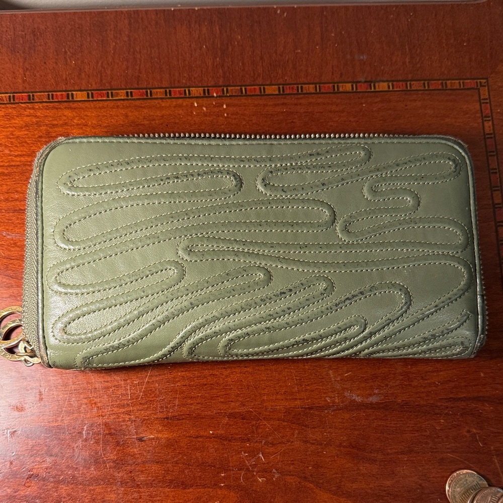 Bulgari Olive Green Wallet - Picture 6 of 6